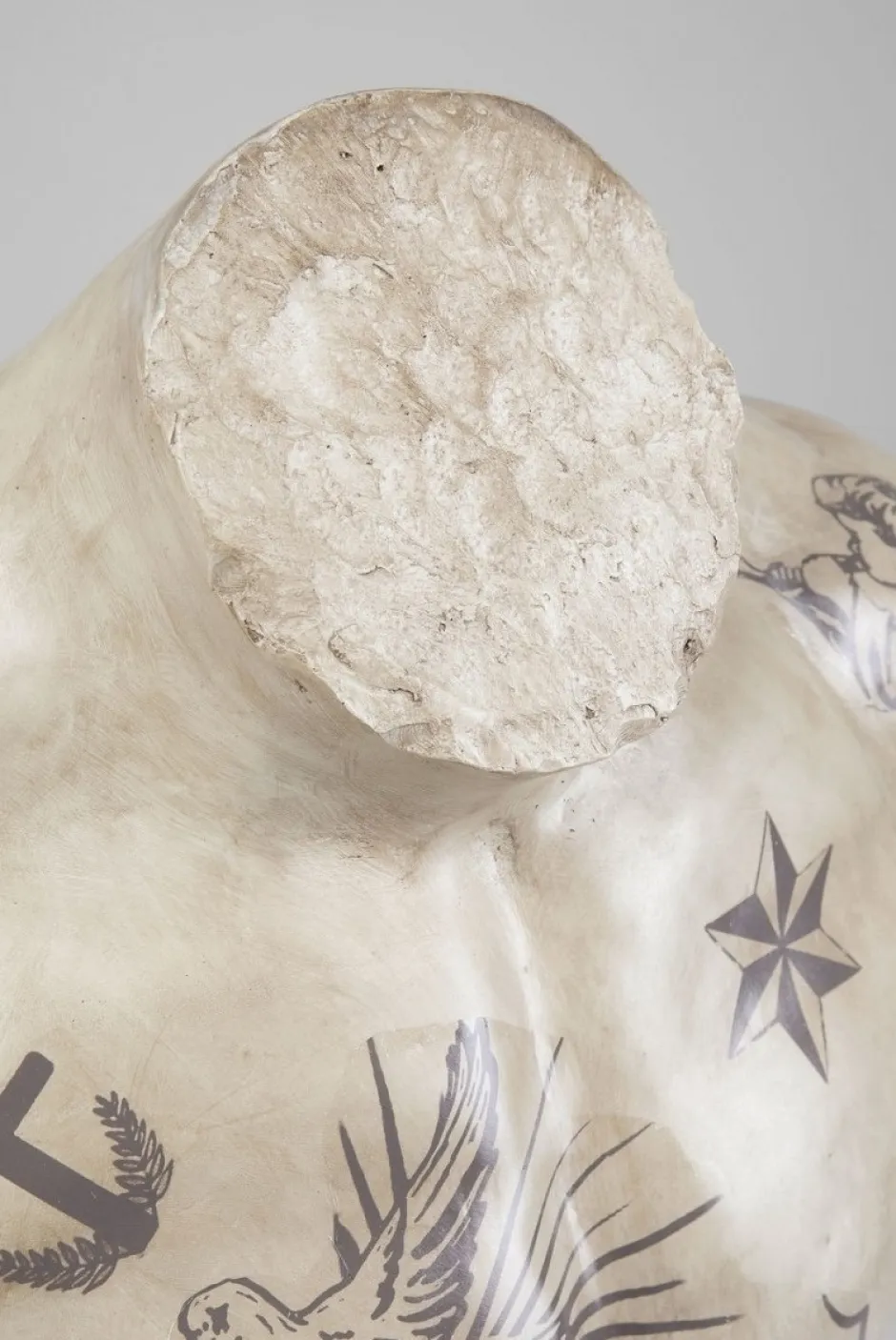 Dekoracja Stojąca Torso Tattoo 63x125 Cm*KARE Design Online