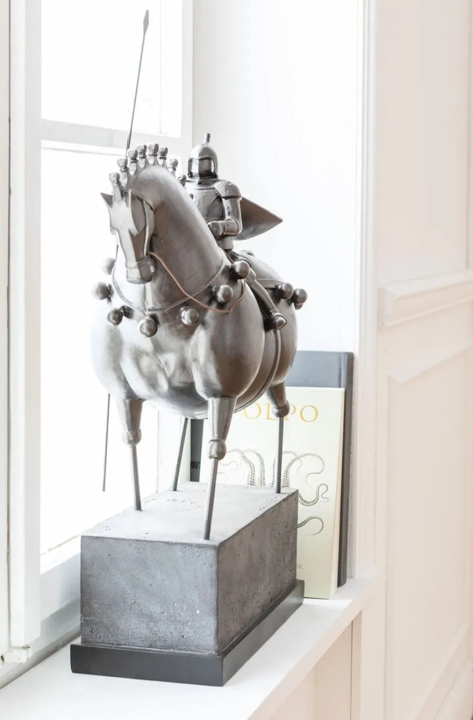 Figurka Dekoracyjna Black Knight 55x72 Cm*KARE Design Online