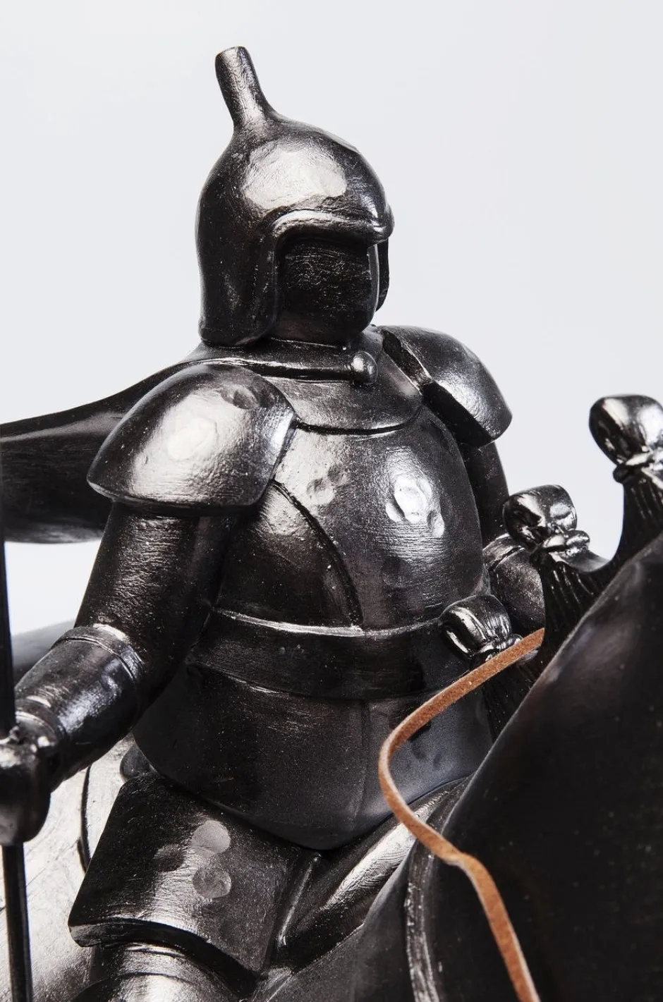 Figurka Dekoracyjna Black Knight 55x72 Cm*KARE Design Online