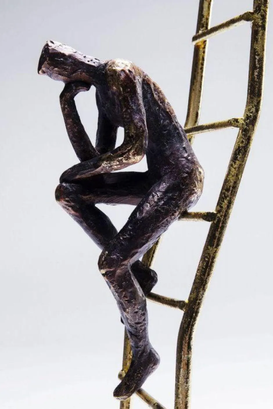 Figurka Dekoracyjna Climbing Man 9x41 Cm*KARE Design Outlet