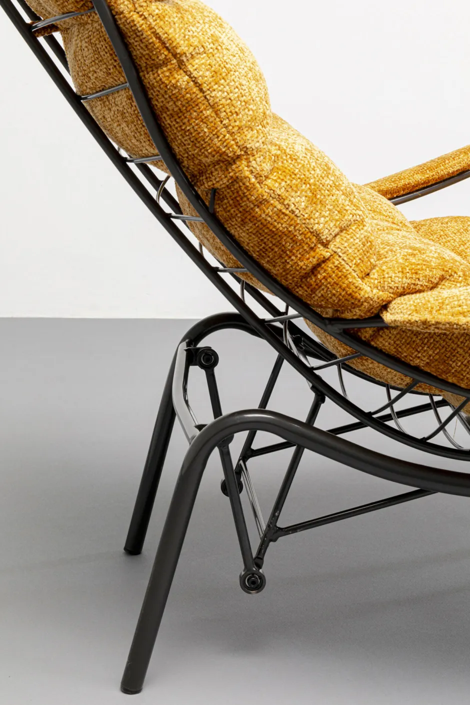 Fotel żółty Z Podnóżkiem Funkcja Bujania Nogi Czarne*KARE Design Online