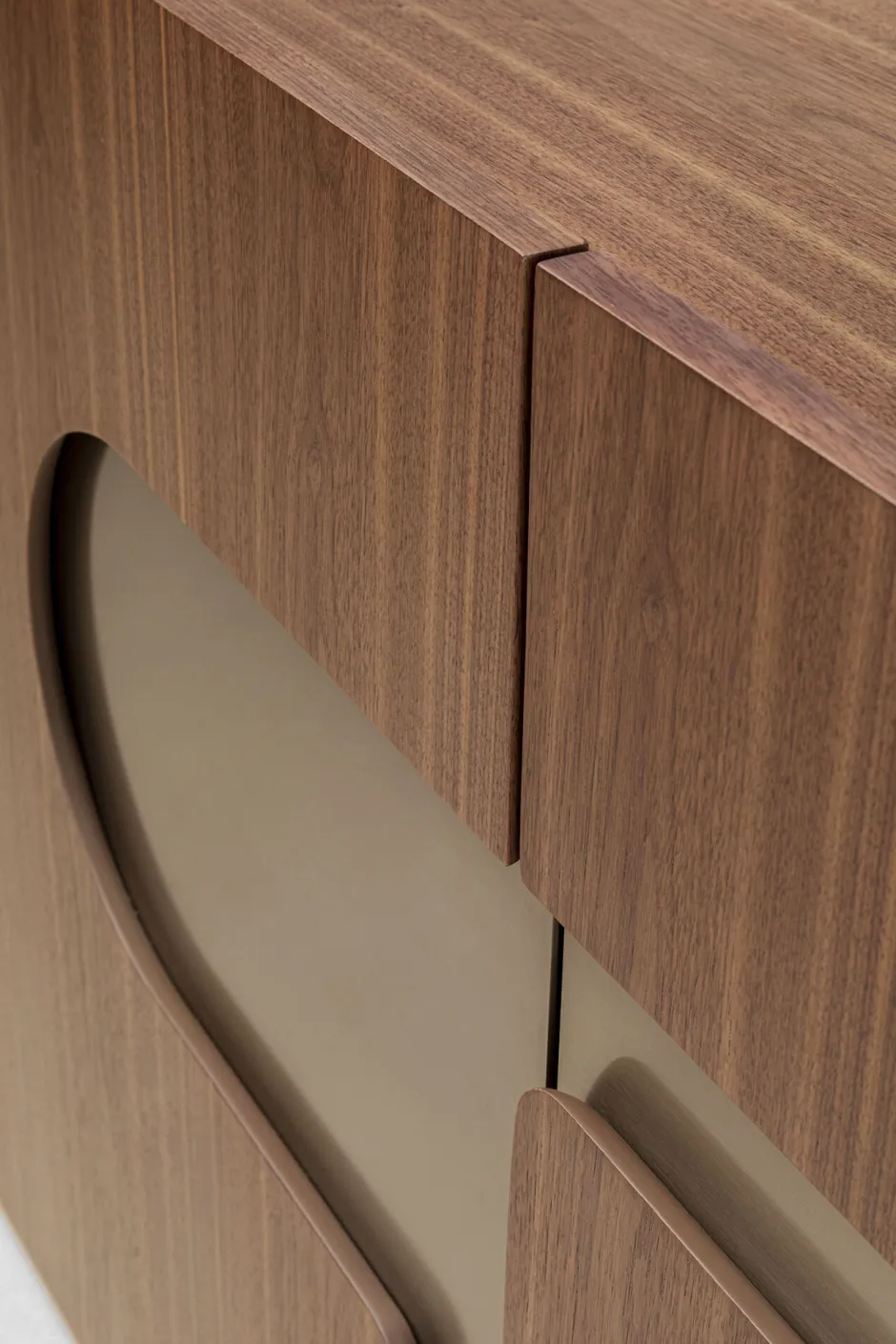Komoda Brązowa Fornirowana 3-drzwiowa 200x76 Cm*KARE Design