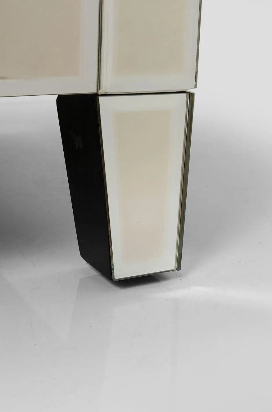 Komoda Luxury 141x77 Cm Szampańska*KARE Design
