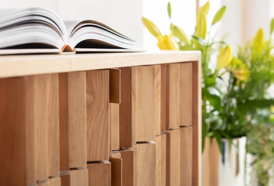 Komoda Naturalna Z Szufladami I Drzwiami 186 Cm Podstawa Złota*KARE Design Discount