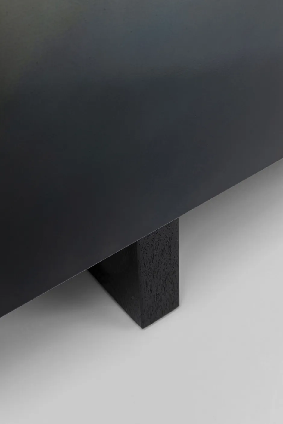 Komoda Nowoczesna 4-drzwiowa Do Salonu Front Czarno-złoty 160x78 Cm*KARE Design Hot