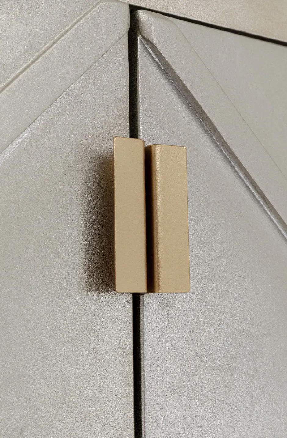Komoda Venice Triangle 180x64 Cm Srebrno Złota*KARE Design