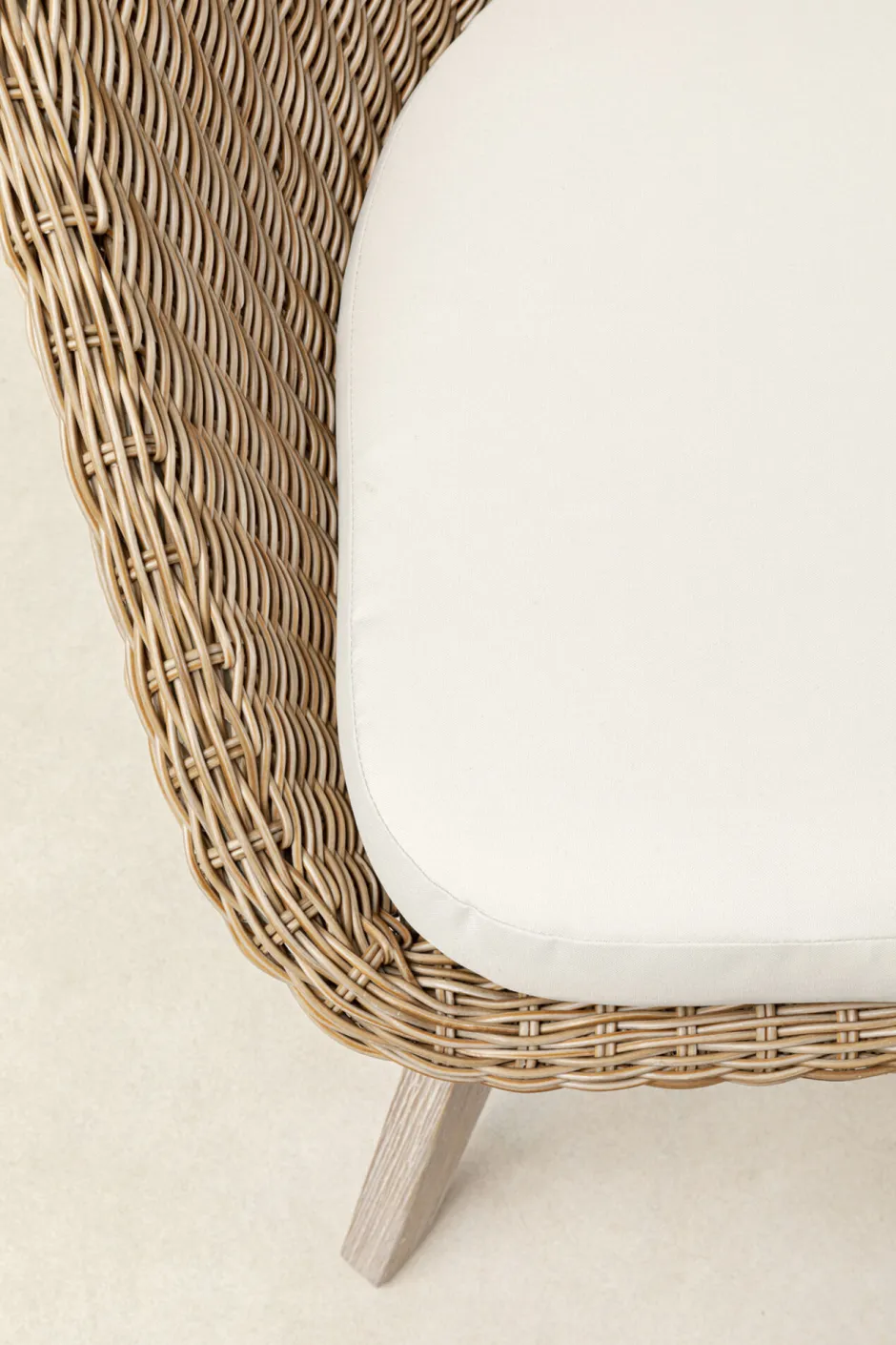 Krzesło Ogrodowe Naturalne Rattanowe Nogi Drewniane Akacjowe 63x81 Cm*KARE Design Discount