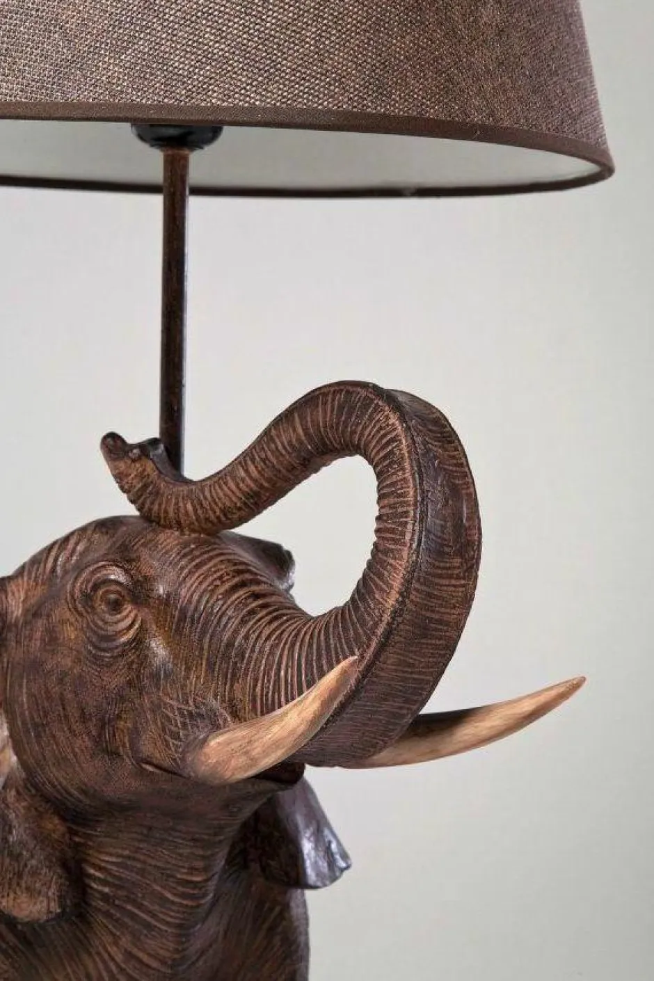Lampa Stołowa Elephant Safari 52x74 Cm Brązowa*KARE Design Hot