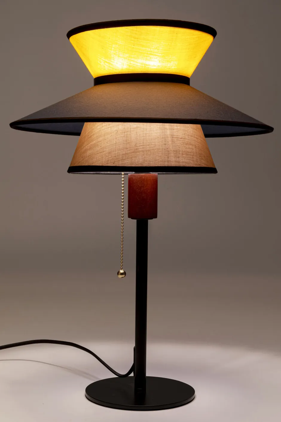 Lampa Stołowa Z Kolorowym Kloszem Podstawa Czarna Ø35x49 Cm*KARE Design Hot