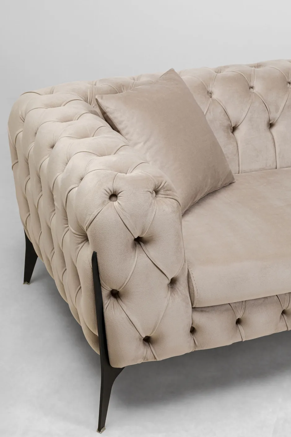 Narożnik Prawy Welurowy Pikowany Taupe Glamour 240x180 Cm Nogi Czarne*KARE Design New