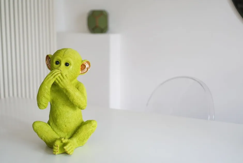 Skarbonka Monkey Iwazaru 24x35 Cm Limonkowa*KARE Design Discount