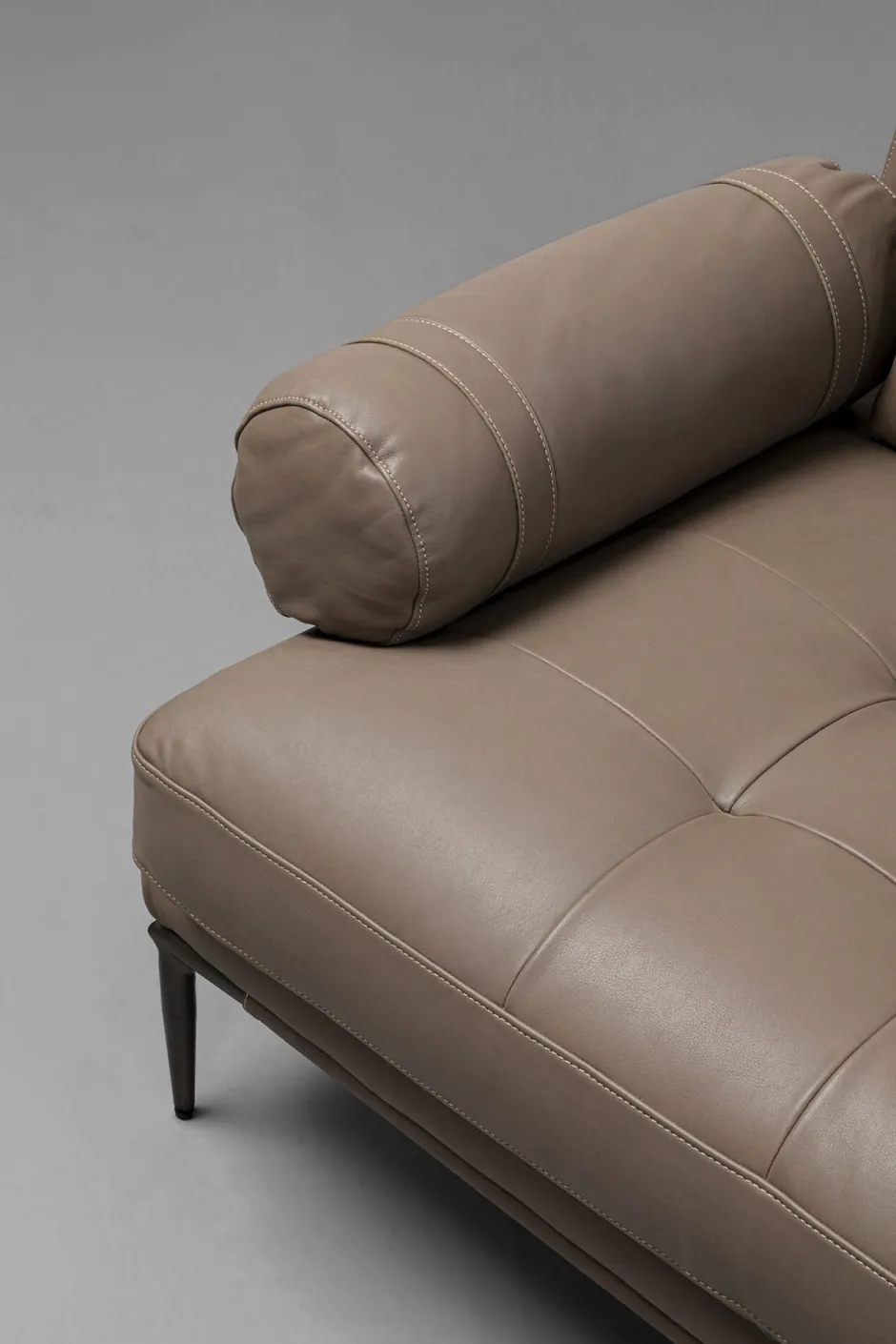 Sofa Ekskluzywna 2-osobowa Skórzana Pikowana Szara 225 Cm*KARE Design Online