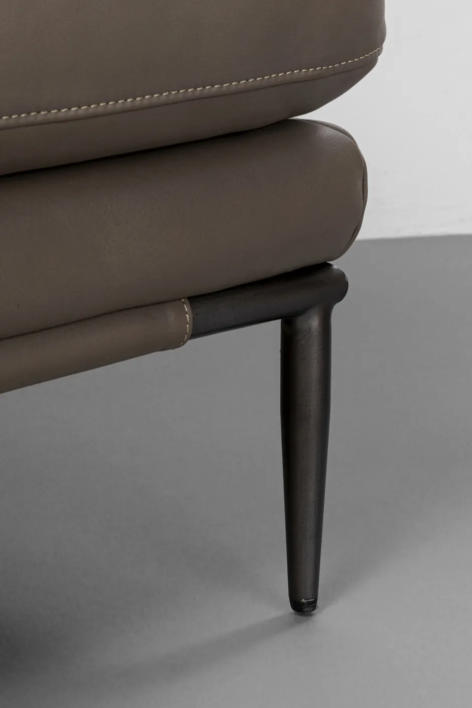 Sofa Ekskluzywna 2-osobowa Skórzana Pikowana Szara 225 Cm*KARE Design Online