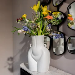 Wazon Biały Z Motywem Ludzkiego Ciała 27x40 Cm*KARE Design Online